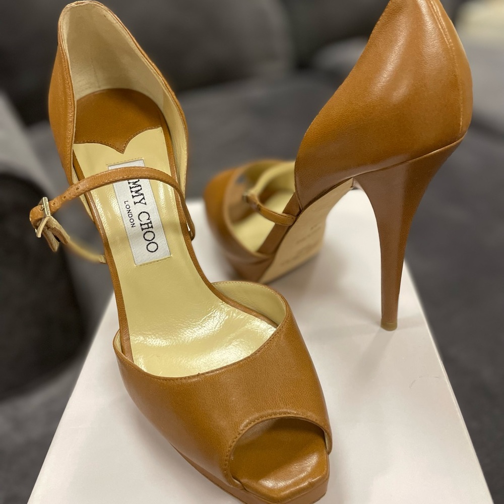 Jimmy Choo Open Toe Mary Jane Pump Heel Patent  size EU 38. Camel